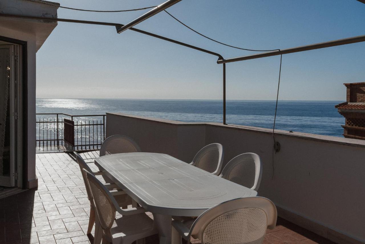 Be Your Home - Appartamento 4 Camere Sul Mare Scesa Al Mare Privata Santa Marinella Exterior photo