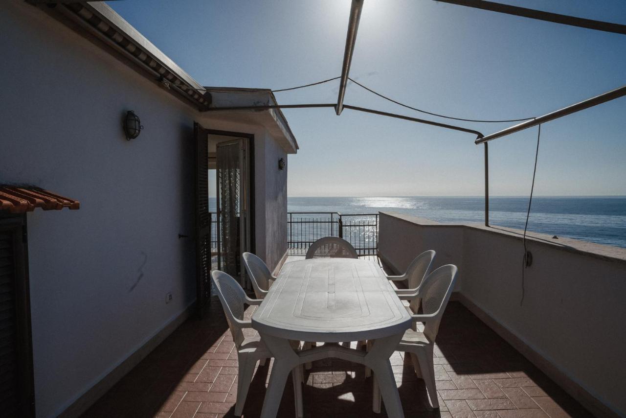 Be Your Home - Appartamento 4 Camere Sul Mare Scesa Al Mare Privata Santa Marinella Exterior photo