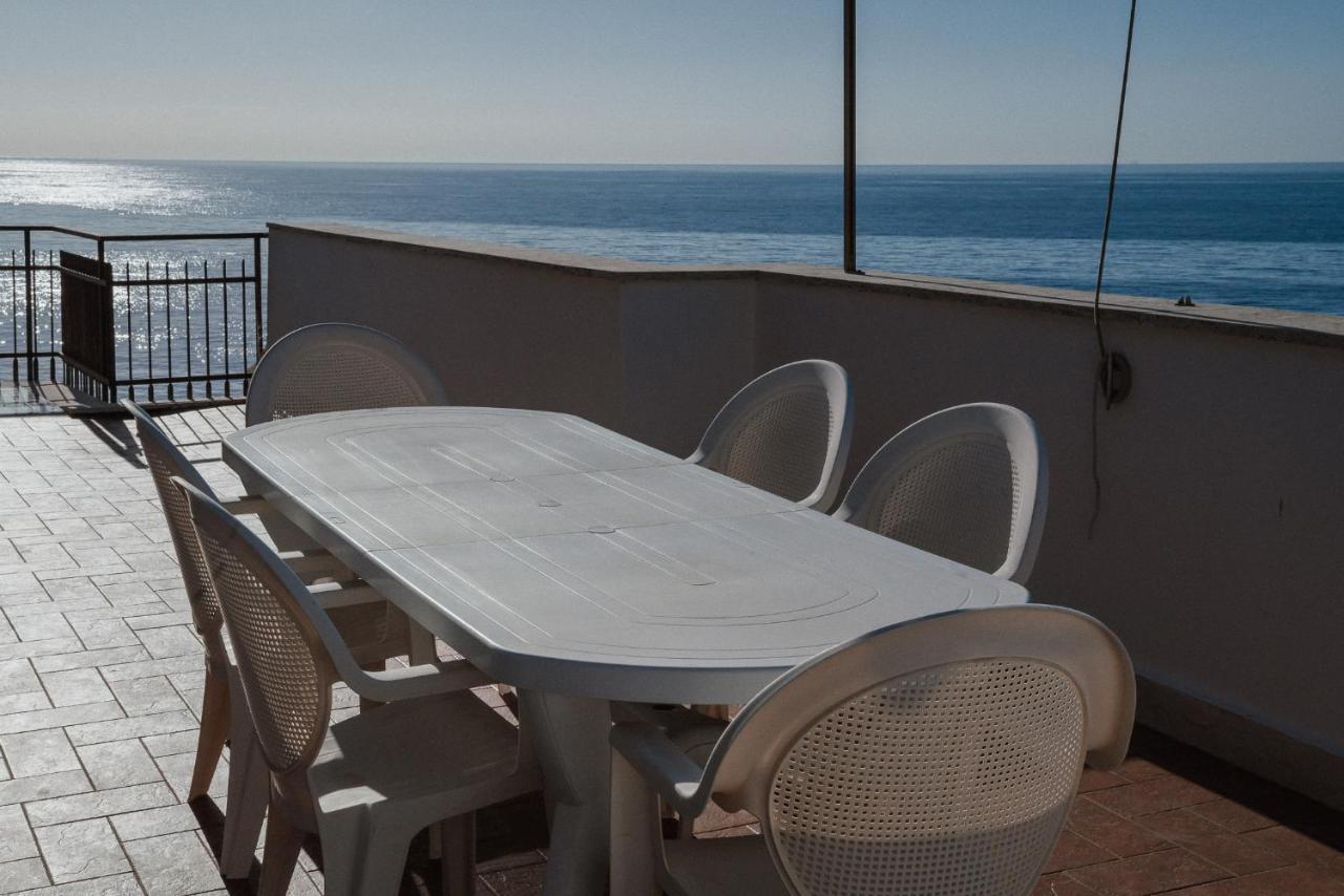 Be Your Home - Appartamento 4 Camere Sul Mare Scesa Al Mare Privata Santa Marinella Exterior photo